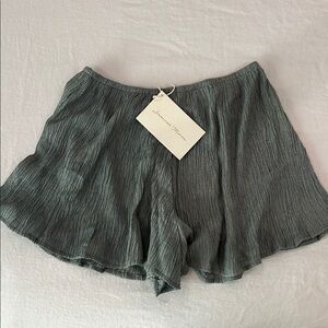 NWT Savannah Morrow Belize Short - Aruba